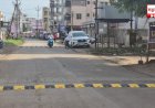राजगुरूनगरच्या तिन्हेवाडी रोडवर स्वखर्चाने दोन गतिरोधक; सोमनाथ ढोले यांचा पुढाकार