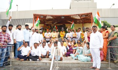 क्रांतीदिनी राजगुरूनगर येथे पंचकलशाचे पूजन व क्रांतिवीरांना अभिवादन