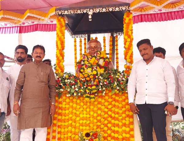 Khed | माझ्या सारखा गरीब शेतकरी कुटुंबातला माणूस तालुक्याचा आमदार होऊ शकतो. हा बहुमान मला भारतरत्न डॉ बाबासाहेबांमुळेच मिळाला - आमदार दिलीप मोहिते पाटील