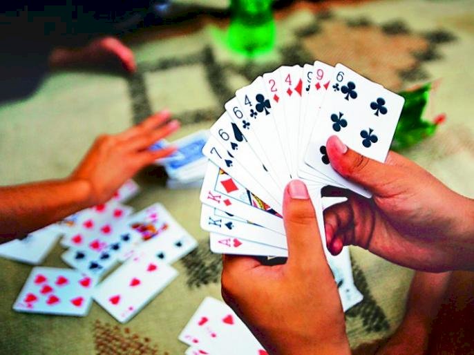 धामणटेक येथे जुगार खेळणाऱ्या ४ जणांना पकडून पोलिसांनी केली अटक.२७ हजारांचा मुद्देमाल जप्त.