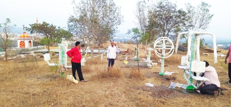 ढुम्या डोंगरावर लोकवर्गणीतून कामे