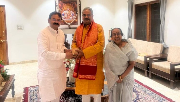 Dilip mohite : shivaji aadhalrao | आमदार मोहिते पाटील यांची माजी खासदार आढळराव पाटील यांनी घेतली भेट