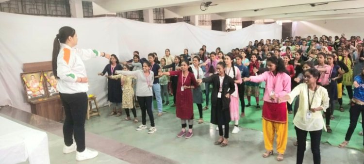 विद्यार्थिनींनी शारीरिक, बौध्दिक व मानसिक क्षमतांचा विकास करावा - स्नेहल गुरव