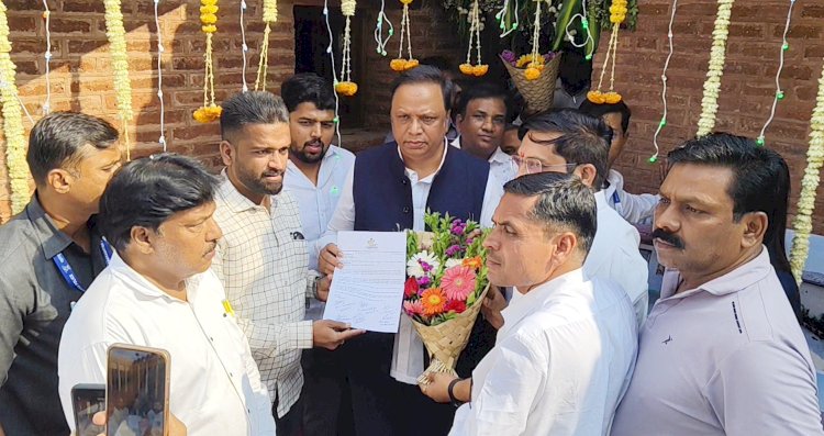 Hutatma Shivam Hari Rajguru  | हुतात्मा राजगुरू जन्मस्थळी मंत्री आशिष शेलार यांना ‘शहीद दिन’ राज्यव्यापी साजरा करण्याची व स्मारक बांधकाम तातडीने पूर्ण करण्याची मागणी